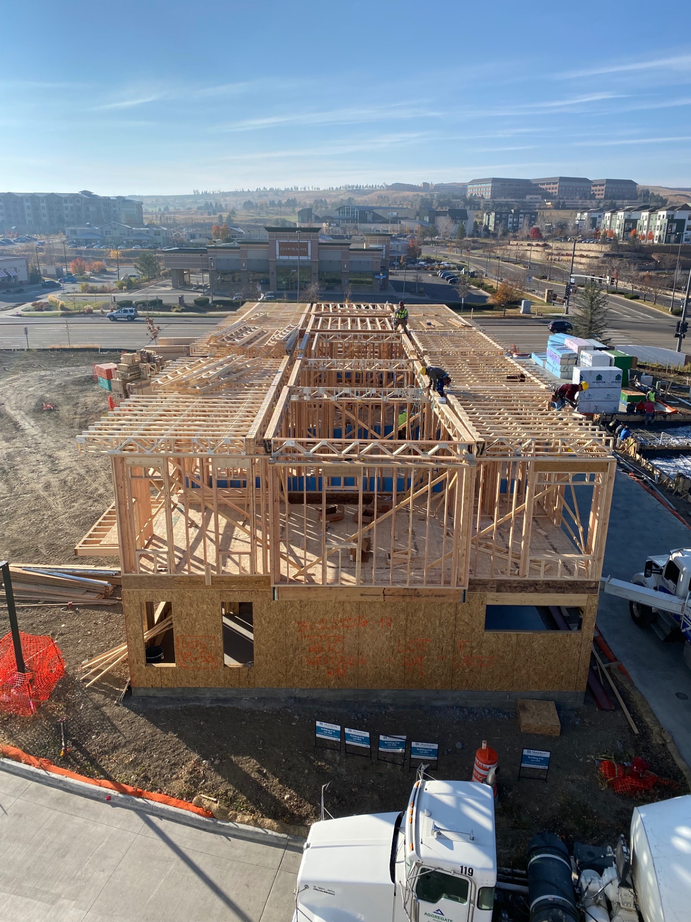 Trusses de Techo — Edificio Multifamiliar
